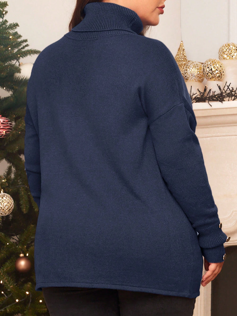 Suéter Feminino gola alta com botões decorativos Tania. Plus Size