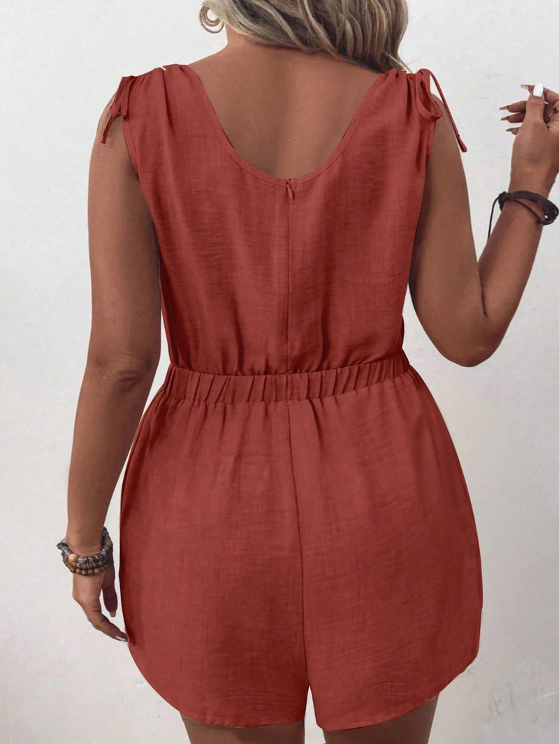 Macacão Feminino com Detalhes de Renda - Heidi. Plus Size