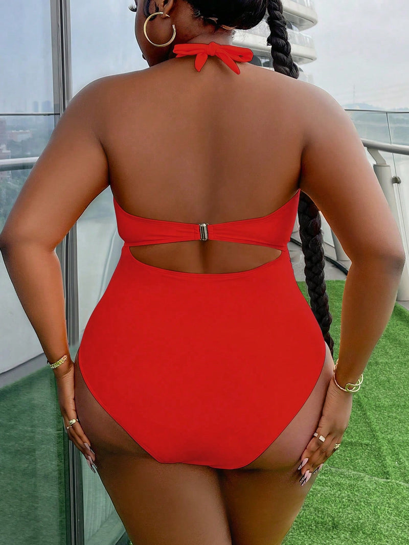 Maiô Feminino com Decote Halter e Recortes Vazados - Alana. Plus Size