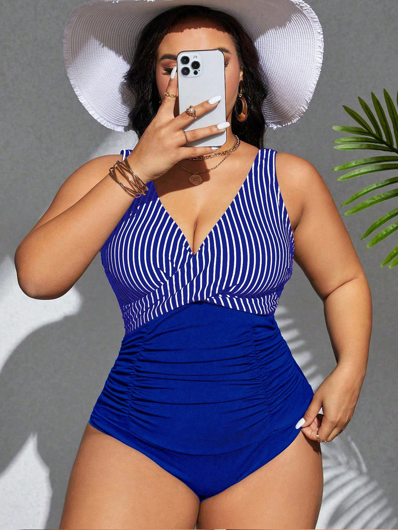 Maiô feminino listrado com detalhe cruzado Jeilyn. Plus Size