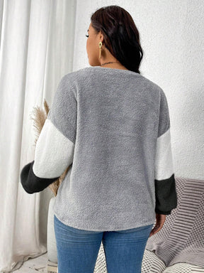 Moletom Feminino com Gola Redonda em Blocos de Cor - Soraya. Plus Size