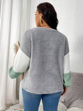 Moletom Feminino com Gola Redonda em Blocos de Cor - Soraya. Plus Size