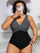 Maiô Feminino Listrado Com Detalhe Cruzado Jeilyn Plus Size