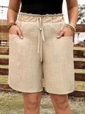 Shorts Feminino com Bolsos Funcionais e Cintura Franzida - Maciane. Plus Size
