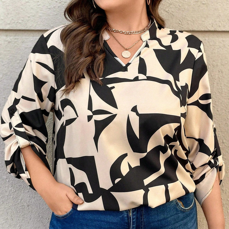 Camisa com estampa Geométrica e gola em V Plus Size