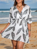 Saída Feminina com Manga Morcego e Estampa de Folhas - Sula. Plus Size