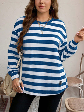 Suéter Feminino com Fendas Laterais - Lyra . Plus Size