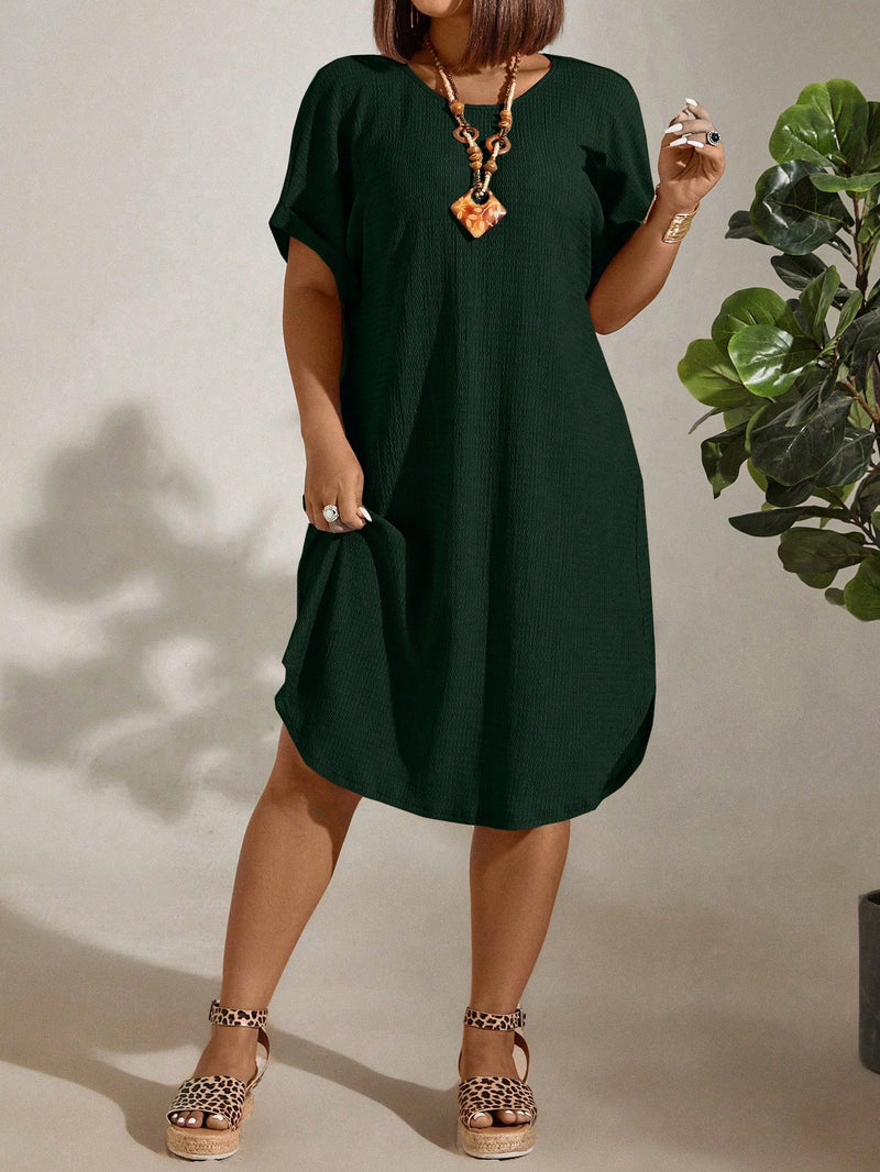 Vestido Feminino com Textura Leve e Manga Morcego - Eleonora. Plus Size