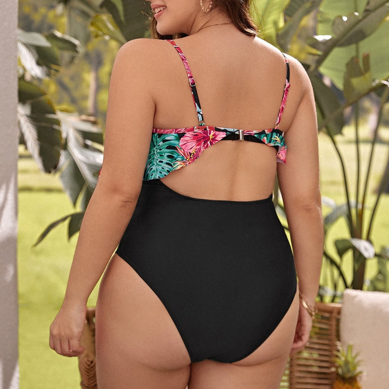 Maiô Feminino altamente franzido Carmella. Plus Size.