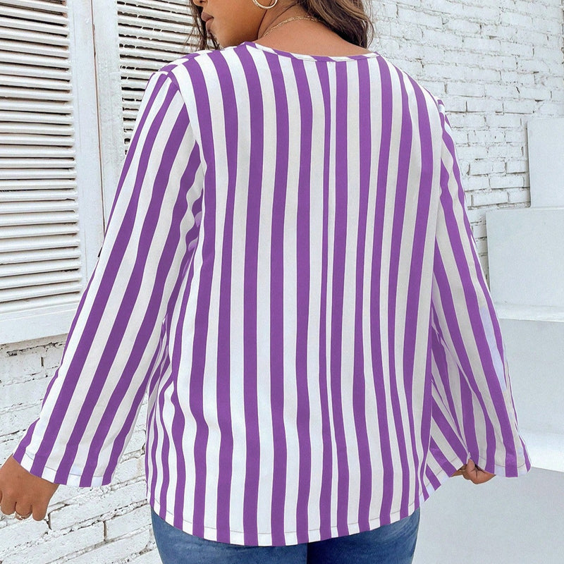 Blusa Feminina Listrada com Zipper decote em V. Plus Size