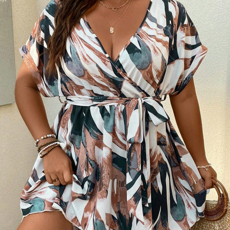 Vestido com Cinta e gola V Amelia. Plus Size